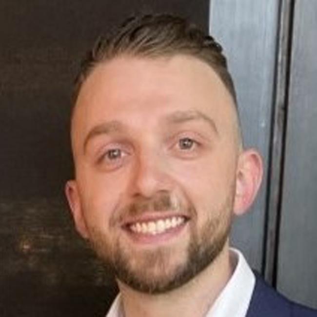 Adrian Paino_portrait pic_3504.jpg